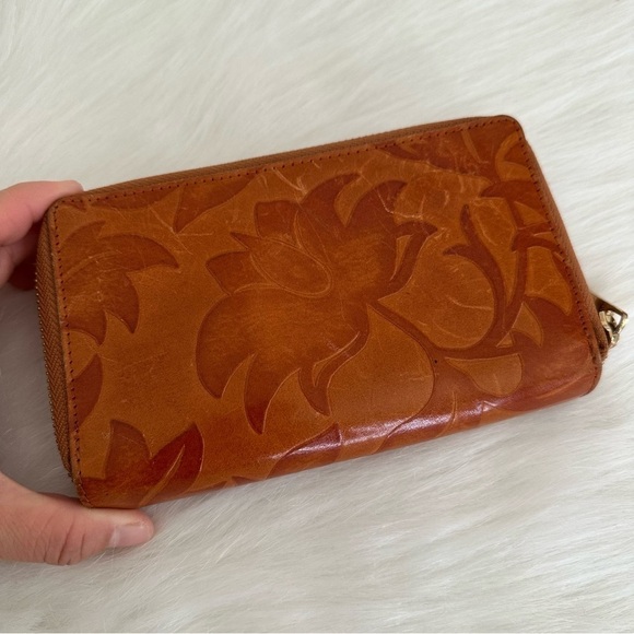 Valentina Italy Embossed Genuine Leather Floral Zip Around Wallet - Picture 8 of 10